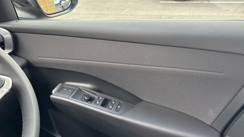 Volkswagen T-Roc 1.5 eTSI Life 5dr DSG Petrol Hatchback